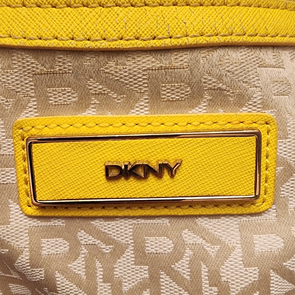 Dkny purse